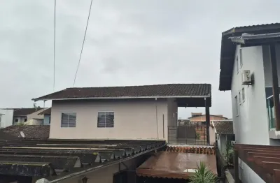 Apartamento no segundo pavimento de uma residência familiar.
