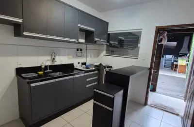 Lindo sobrado geminado mobiliado sob medida pronto para morar.