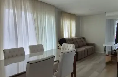 Lindo apartamento com duas vagas coberta, elevador, suíte mais dois quartos.