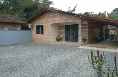 Ótima residência muito bem localizada em araquari, próximo ao centro.