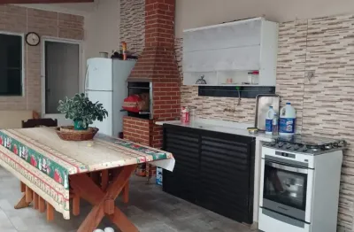 Sobrado à venda – amplo espaço e ótima oportunidade!