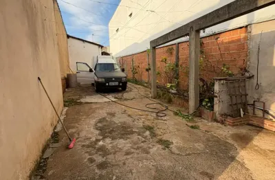 Aluga-se – ampla casa com terreno de 300m² em são carlos