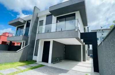 Seu paraíso particular na praia dos ingleses: casa com piscina à venda!