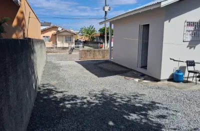 Casa financiavel com 02 dormitórios - bairro do rio vermelho