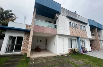 Casa a venda com 03 dormitórios a 800m da praia dos ingleses -escritura pública