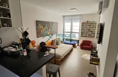 Casa em condomínio fechado com 2 quartos para alugar na Rua Tonelero, Vila Ipojuca, São Paulo