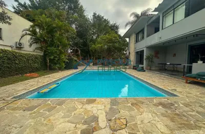 Casa com 5 quartos à venda em Alto de Pinheiros, São Paulo 