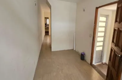 Casa ampla com 4 quartos e localização privilegiada próxima à estação santo amaro