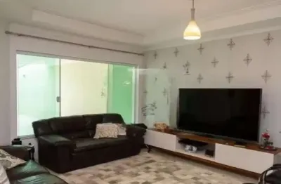 Sobrado com 209m², 3 suítes (suíte master com hidro), 5 banheiros, sala, cozinha, área de serviço, 4 vagas, sbc, sp