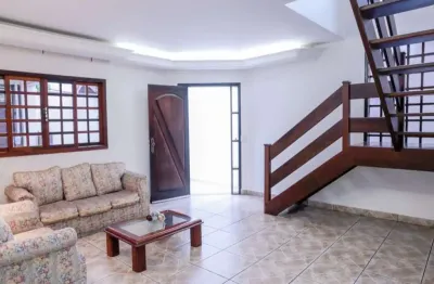Imperdível casa à venda em são bernardo do campo-sp, 3 quartos, 3 suítes, 4 banheiros, 3 vagas, 241m² - bairro nova petrópolis!