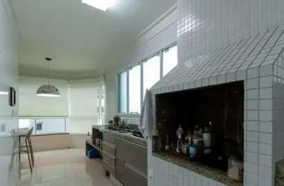 Apartamento à venda com 150m², 3 quartos sendo 3 suites e 2 vagas
