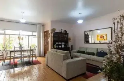 Sobrado á venda na vila mariana com  200m²  5 dormitórios  4 banheiros 2 vagas