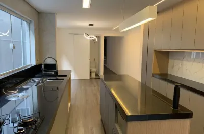 Sobrado em jardim santa cruz, 250 m², 3 dormitórios.