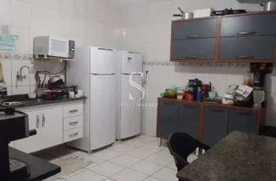 Butantã, prédio residencial de 230m² com 20 dormitórios.