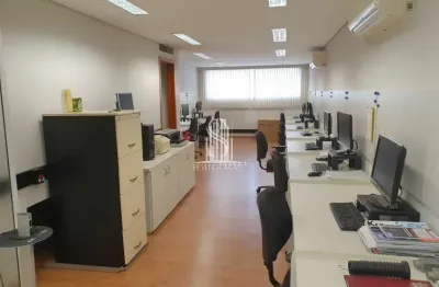 Sobrado residencial de 200m²  possui  5  dormitórios ,  2 banheiros e 2 vagas á  venda  no jabaquara