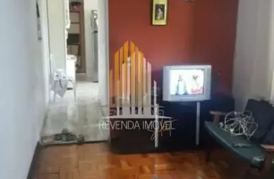 Casa térrea com 2 dormitorios, 1 dormitorios, 1 banheiro, 1 vaga de garagem na região em interlagos.