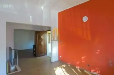 Sobrado residencial de 252m² possui 7 dormitórios, 4 banheiros e 1 vaga á venda na região do cambuci