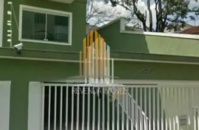 Sobrado residencial de 175m², possui 3 dorm sendo 3 suítes, 1 sala e 4 vagas, à venda na vila sônia.
