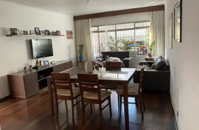 Campo belo - sobrado residencial de 200m² com 3 suítes e 4 vagas.