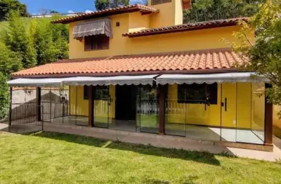 Casa 4 dormitórios ou + para Venda em Miguel Pereira, Centro, 4 dormitórios, 1 suíte, 1 banheiro, 2 vagas