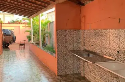 Casa com 4 quartos à venda na erotildes gomes de souza, 641, itaoca, itapemirim por r$ 360.000