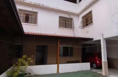 Casa com 5 quartos à venda na rômulo castello, 470, castelândia, serra por r$ 680.000