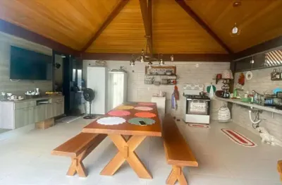 Casa em condomínio fechado com 3 quartos à venda na desembargador antônio josé miguel feu rosa, 647, praia da baleia, serra por r$ 750.000