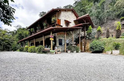 Sítio exclusivo com sede luxuosa e 4 suítes em domingos martins