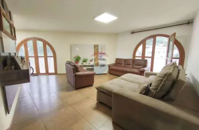 Cobertura ampla com vista incrível e 5 quartos no centro de vitória