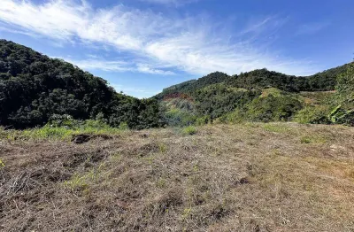 Terreno 30.000m² com platô, rio e 2,3km do centro de domingos martins