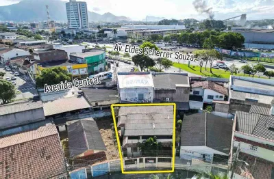 Casa em localização estratégica com alto potencial comercial e residencial