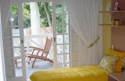 Casa em Condomínio Fechado com 250 m², Piscina, 4 Quartos, 5 banheiros, 3 vagas para venda no Alto da Boa Vista - SP