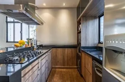 Venda de Apartamento de Luxo na Vila Ipojuca em São Paulo - 4 Quartos, 1 Suíte, 3 Banheiros, 3 Vagas de Garagem - 177m²