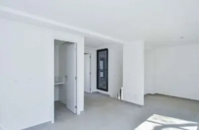 Casa em Condomínio à Venda em Vila Madalena, São Paulo - SP: 3 Quartos, 1 Suíte, 2 Banheiros, 3 Vagas e 276m² de Área
