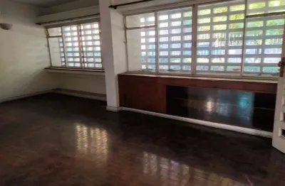 Imóvel de luxo no alto da lapa: casa à venda com 3 quartos, 1 suíte, 2 banheiros, 5 vagas e 240m² - são paulo-sp