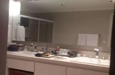 Apartamento Duplex a venda 210m², 4 dormitórios, 3 suítes, 3 vagas.