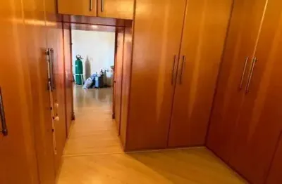 Apartamento à venda no Brooklin, São Paulo - 3 quartos, 1 suíte, 4 banheiros, 3 vagas