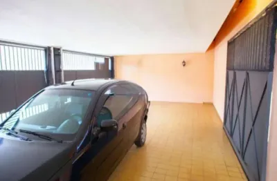 Sobrado à venda no Jardim Petrópolis com 380m² 4 dormitórios 2 suítes 4 banheiros 4 vagas