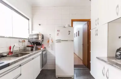 Imperdível: Casa à venda na Mooca, São Paulo-SP, com 3 quartos, 1 suíte, 4 banheiros e 97m² de área!