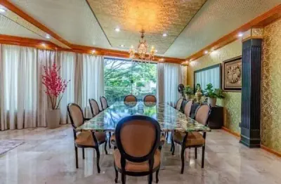 Casa á venda na Sumaré com 440m² 4 dormitórios 4 suítes 6 banheiros 4 vagas