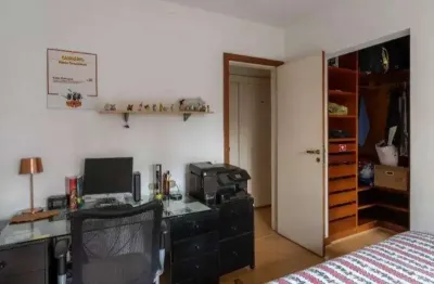 Apartamento de Luxo na Vila Madalena: 4 Quartos, 2 Suítes, 3 Banheiros, 3 Vagas, 189m² - São Paulo-SP.