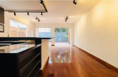 Imperdível Casa em Condomínio à Venda no Morumbi, São Paulo-SP: 3 Quartos, 1 Suíte, 3 Banheiros, 2 Vagas, 1.000m².