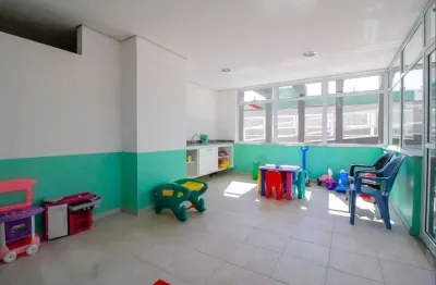 Apartamento à venda na Vila Romana: 3 quartos, 1 suíte, 2 banheiros, 2 vagas de garagem e 82m² de área.