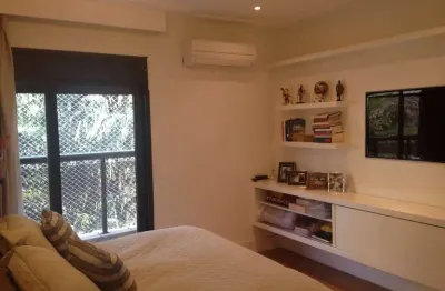 Apartamento no Condomínio Piazza Navona no Morumbi com 250m² 3 suíte 6 banheiros 4 vagas