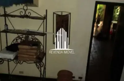 Casa Térrea de 329m² com 4 dormr/1Suíte, 3 salas, 2 banheiros, no Morumbi.