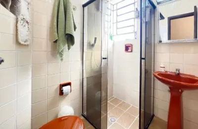 Sobrado à venda na Vila Olímpia, São Paulo-SP: 4 quartos, 1 suíte, 3 banheiros, 6 vagas de garagem, 220m².