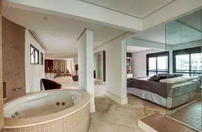 Apartamento de 162m² com 2 dormr/1 suíte, 3 banheiros, 3 vagas no morumbi.