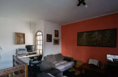 Casa à venda com 330m² sendo 4 quartos,02 suítes  e 8 vagas jardim jabaquara