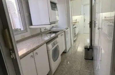 Apartamento à venda com 180m², 4 dormitórios e 2 vagas no Campo Belo