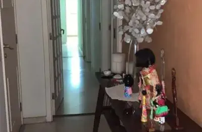 Apartamento no Condomínio MONTE CARLO em Higienópolis com 130m² 1 suíte 2 banheiros 2 vagas.